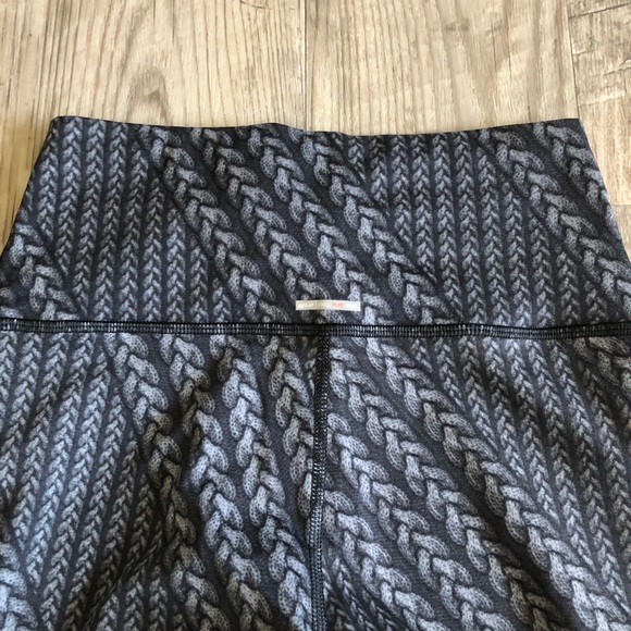 aerie Chill. Play. Move. Rope Braid High Rise Fleece Lined Leggings. - Picture 4 of 9